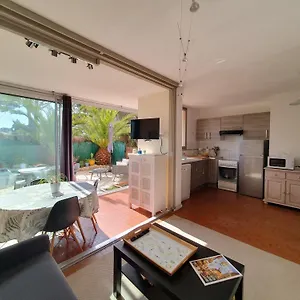 https://les-palmiers-sainte-maxime-83120.fr-provencehotel.com